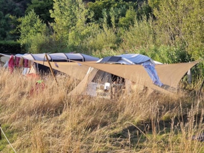 Camping pitch NATURE 100m² - Price for 2 pers. without electricity