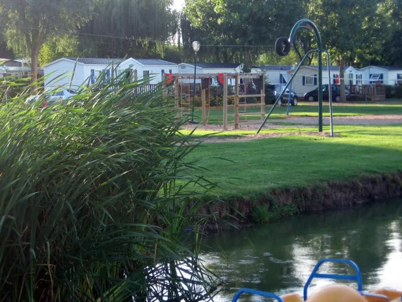 Camping - Base de Loisirs La Tuilerie