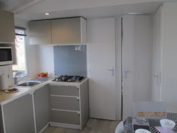 Mietunterkunft - Mobilheim Super Titania - 3 Zimmer +  Terrasse - Camping - Base de Loisirs La Tuilerie