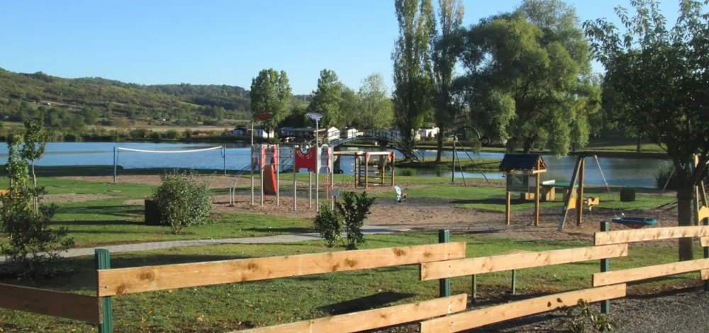 Camping - Base de Loisirs La Tuilerie