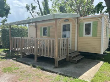 Mietunterkunft - Mobilhome Hawai 2 Chambres - 28M2 - Avec Clim + Tv - Terrasse Couverte 13 M2 - - Camping Le Mas de l'Isle