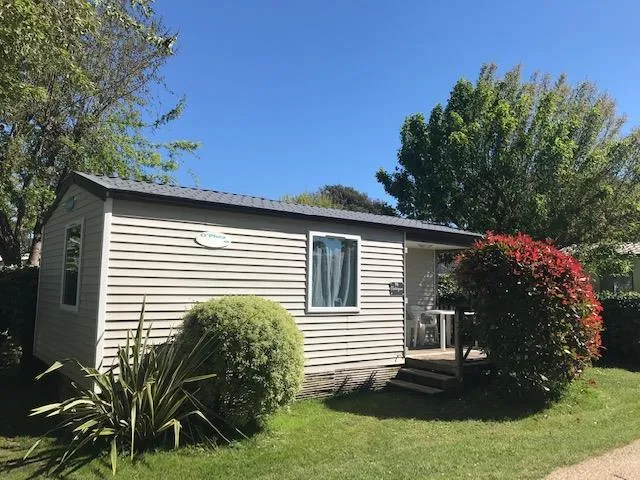 Location - R- Mobilhome Adriatique 2 Chambres 28 M² + Terrasse Semi Couverte - Chadotel Tahiti Village