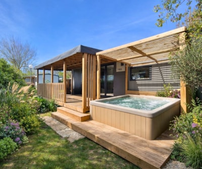 C- Mobil-home Méditerranée Confort Climatisé SPA 3 chambres — 1