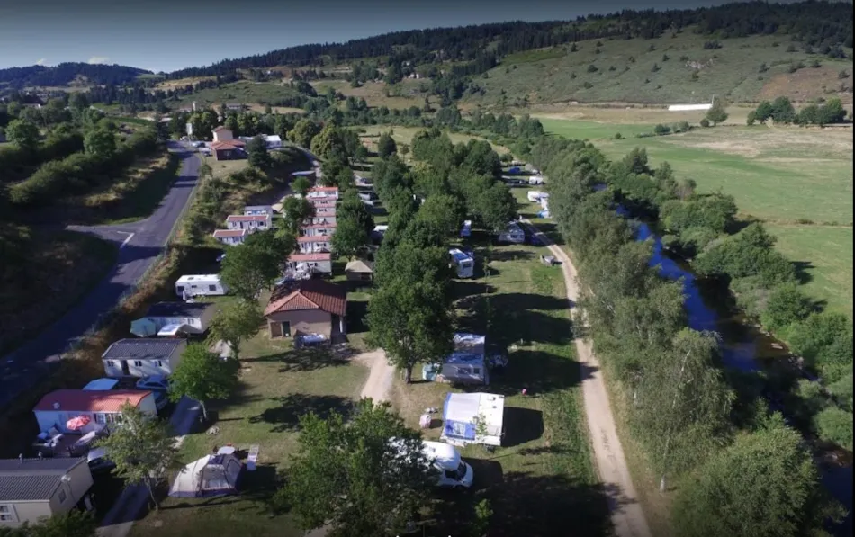 Camping La Cigale de L'Allier