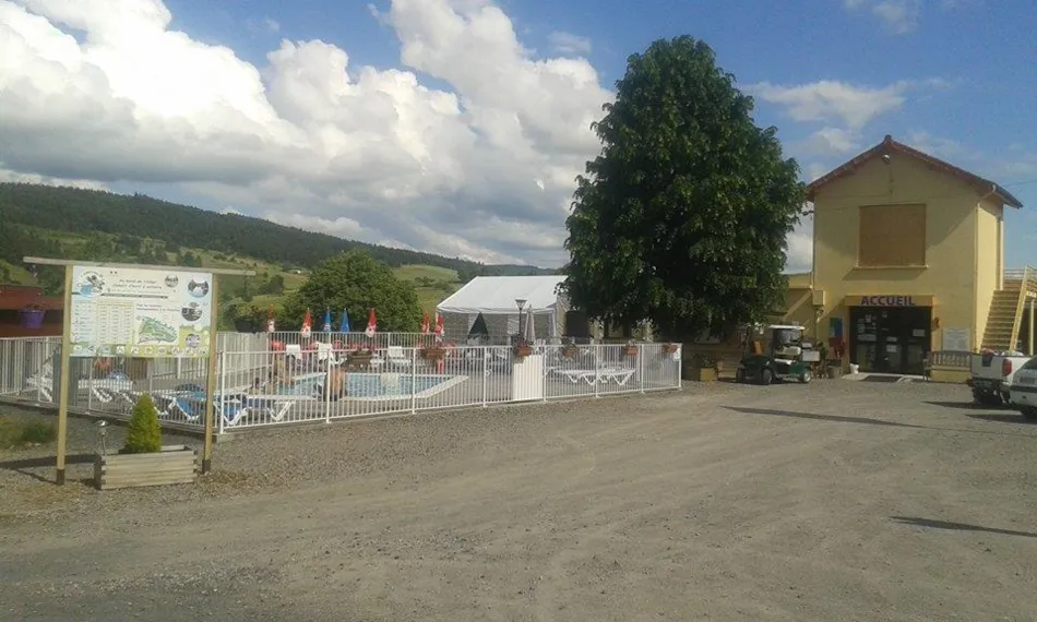 Camping La Cigale de L'Allier