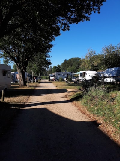 Package: Pitch + car + tent or caravan + electricity