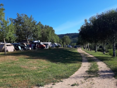 Package: Pitch + car + tent or caravan + electricity