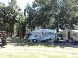 Camping Le Tartarin - image n°8 - Roulottes