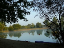 Établissement Camping Le Chêne Du Lac - Gironde - Bayas - St Emilion