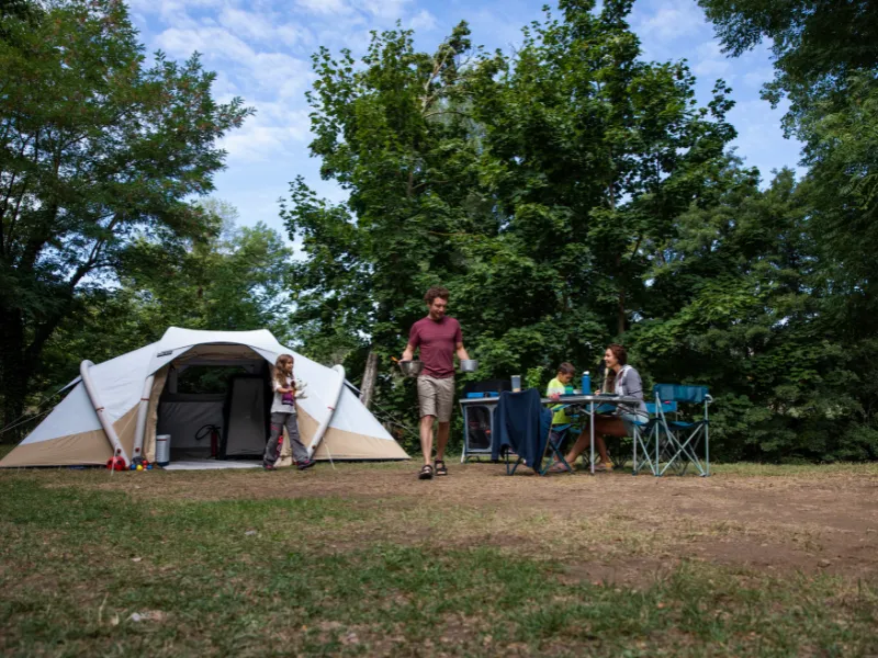 Emplacement Prêt À Camper 4 Personnes