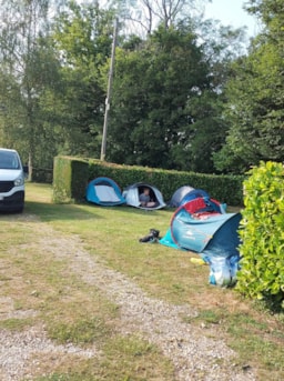 Kampeerplaats(en) - Fietsplaats + Tent - Camping de l'Orival