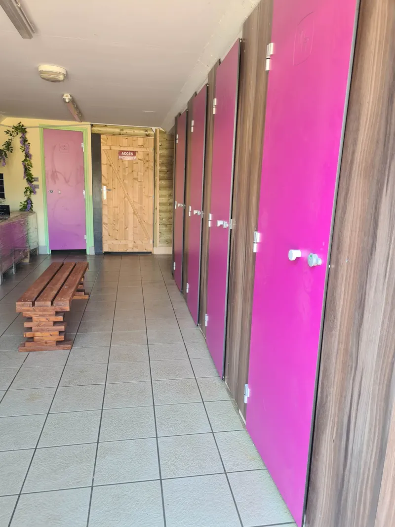 Emplacement : 1 Véhicule + Électricité Inclus 2 Personnes