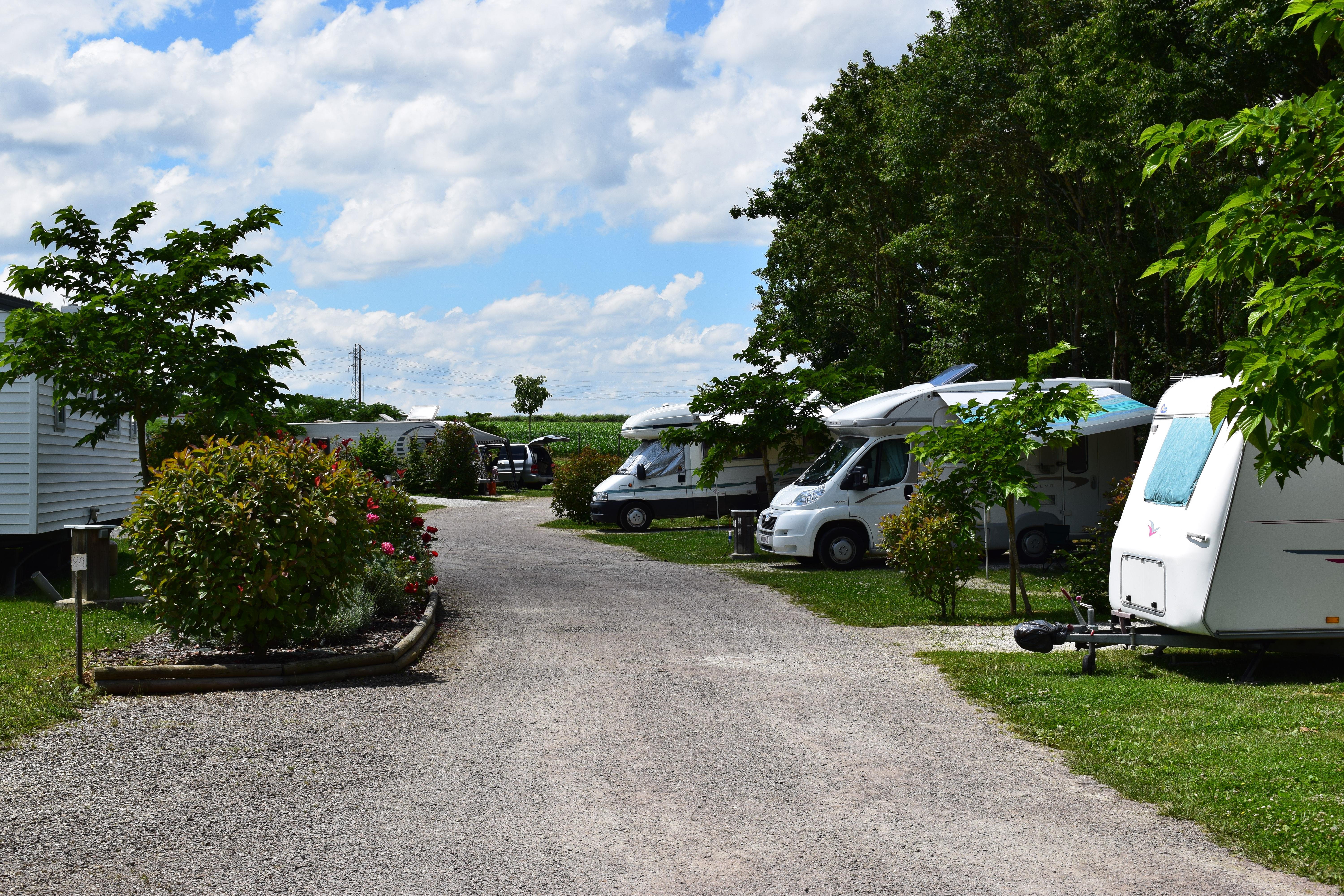 Emplacement - Emplacement Camping Car - Camping Le Réjallant