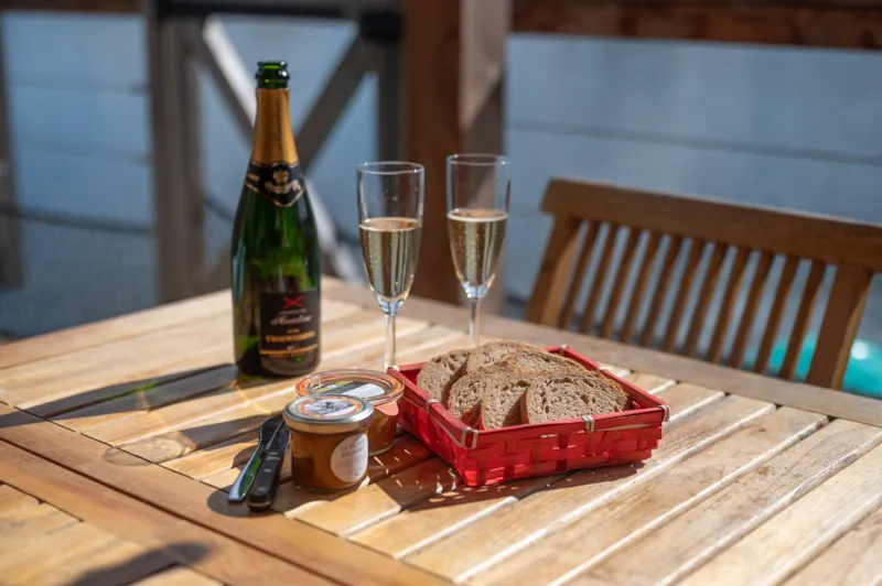 Saint Valentin : Nuit Romantique En Roulotte Avec Apéritif Champagne