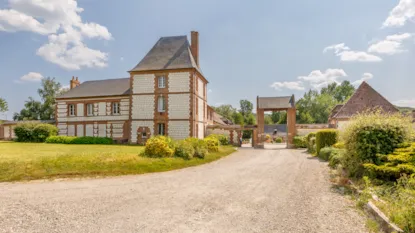 La Tour : Maison De Caractère