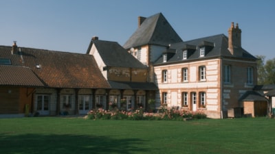 La Tour : Maison de Caractère