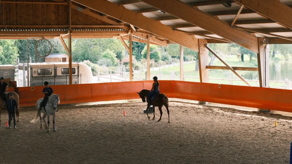 Location - Stage Equitation Adulte - Equitation De Travail Et Mountain Trail 3Jours/2Nuits - LieuDieu, Domaine de Campagne
