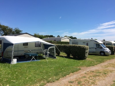 Pitch : car + tent/caravan or camping-car — 3