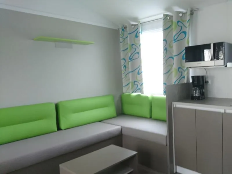 Mobil Home Nirvana Trio 2016