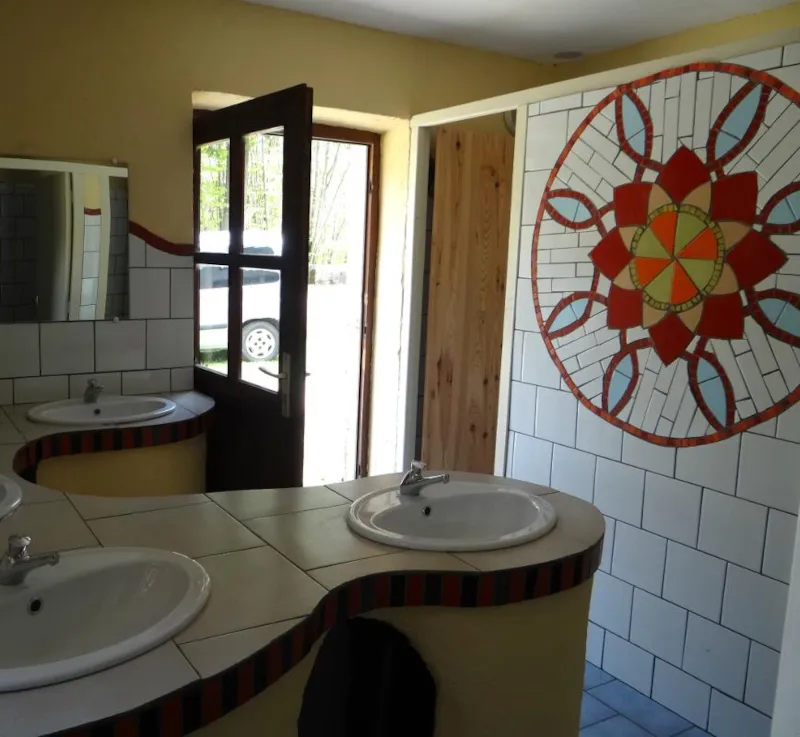 Emplacements Nu Et Emplacements Caravanes Pour Un Camping Vraiment Nature !!!