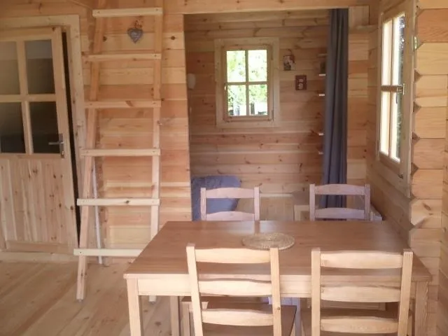 Chalet Scandinave - 1 Chambre (Lit Double) & 1 Mezzanine (2 Lits Simples)