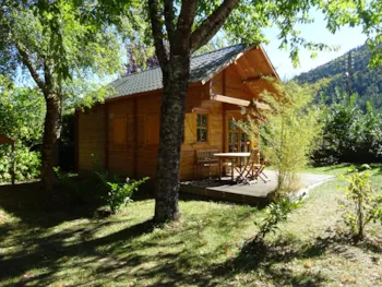 Location - Chalet Scandinave - 1 Chambre (Lit Double) & 1 Mezzanine (2 Lits Simples) - Camping Les Chalets du Lac Belcaire ****