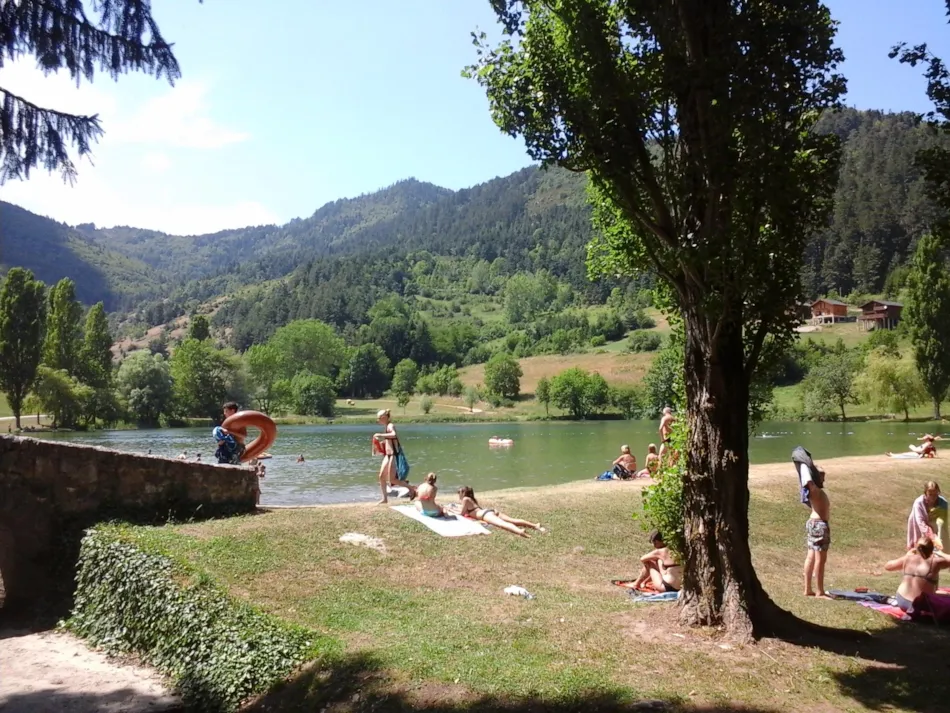 Camping Les Chalets du Lac Belcaire ****