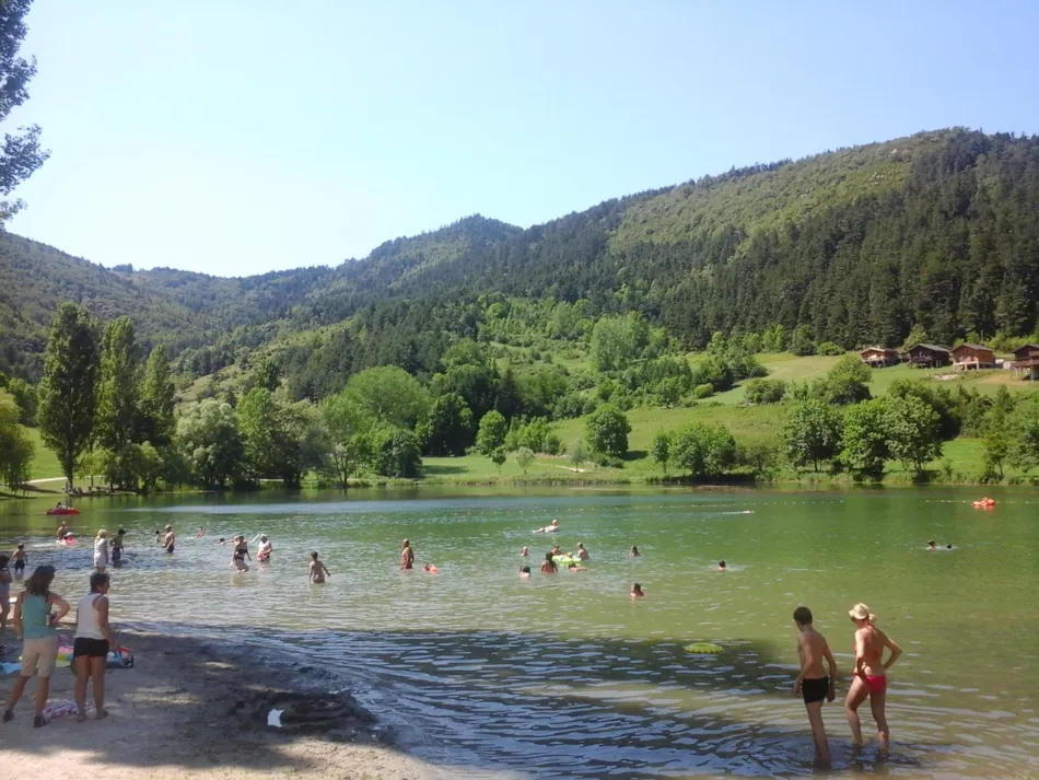 Camping Les Chalets du Lac Belcaire ****