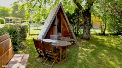 Wooden cabin REFUGE (without toilet blocks)