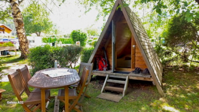 Wooden cabin REFUGE (without toilet blocks)
