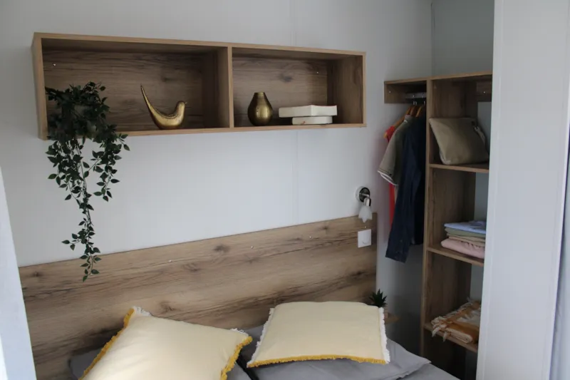 Studette Hôtelière Avec Petite Terrasse