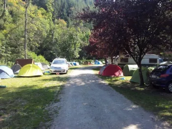 Stellplatz - Stellplatz Auto Zelt/Wohnwagen - Camping Le Moulin Brûlé