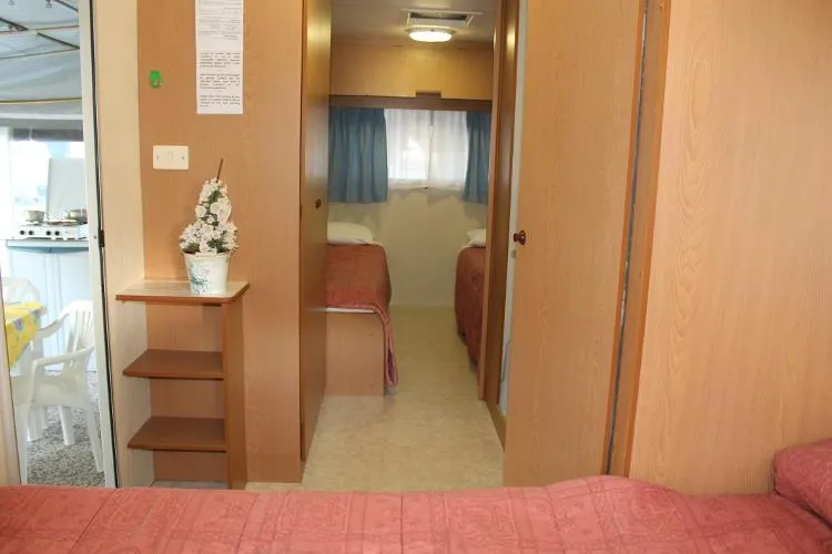 Caravane Aqua + Voiture + Douche+Wc