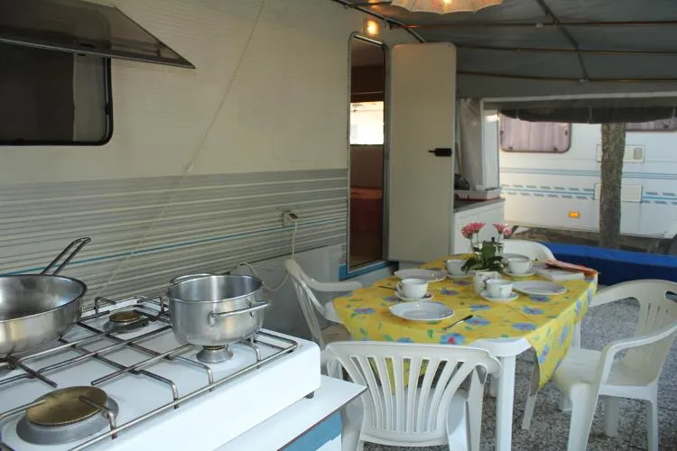 Caravane Aqua + Voiture + Douche+Wc