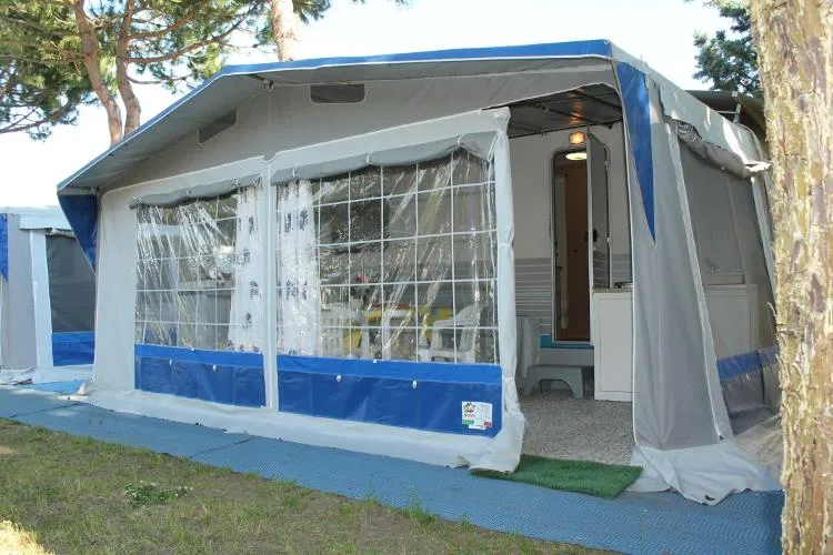 Mietunterkunft - Wohnwagen Aqua + Auto + Dusche +Wc - Camping Parco Capraro