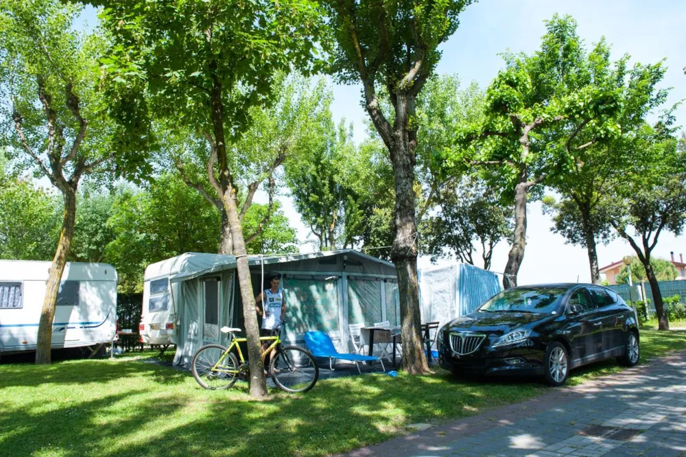 Stellplatz - Stellplatz Luce & Park Zelt + Auto - Camping Parco Capraro