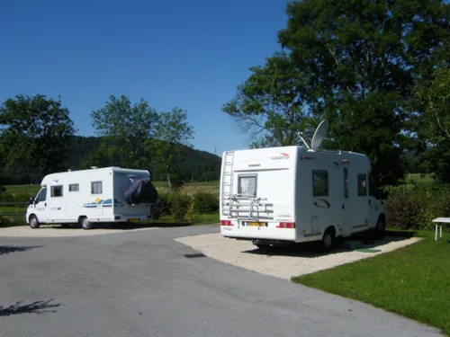 Emplacement - Emplacement Camping Car - image n°2 - Camping Les 12 Cols