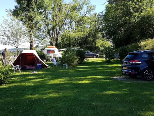 Emplacement - Emplacement - image n°2 - Camping Les 12 Cols