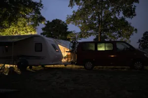 Emplacement - Forfait 1 emplacement, 1 véhicule, électricité, - Camping Claire Rivière
