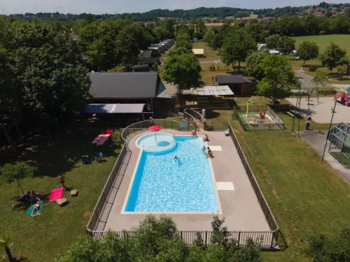 Emplacement - Forfait 1 Emplacement, 1 Véhicule, - image n°5 - Camping Claire Rivière