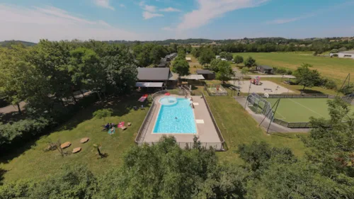 Emplacement - Forfait 1 Emplacement, 1 Véhicule, - image n°6 - Camping Claire Rivière