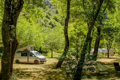 Kampeerplaats(en) - Basisprijs Comfortplaats (1 Tent, Caravan Of Camper / 1 Auto) - image n°5 - Camping la Graville