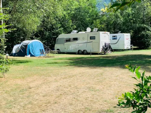 Emplacement - Tente - Caravane - Campingcar - image n°3 - Camping Les Bouleaux