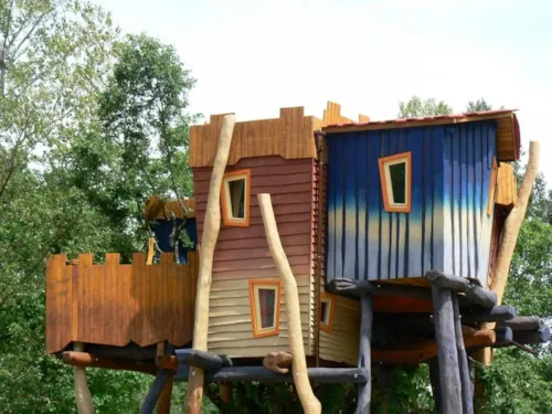 Huuraccommodatie(s) - Boomhutten - Maison Du Chevalier Cleptomane - image n°2 - Capfun - Camping La Régnière