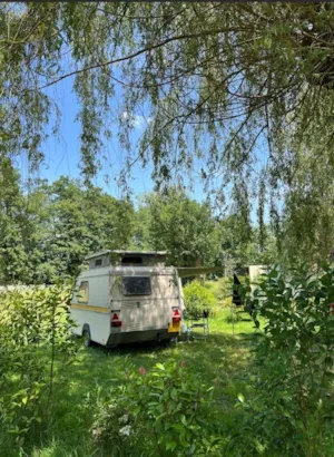 Emplacement - Emplacement Tente ou Caravane + 1 voiture - La Ferme des Epinettes