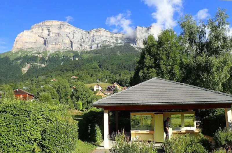 Forfait Camping (Emplacement, 2 Personnes, 1 Véhicule)