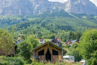 Camping package (pitch, 2 people, 1 vehicle)