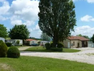 Stellplatz - Stellplatz Komfort + Fahrzeug (Ohne Strom) - image n°3 - Camping de la Belle Etoile