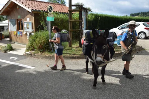 Stellplatz - Stellplatz Für 1 Person: Wanderer, Radfahrer Oder Motorradfahrer. Kein Strom. - image n°2 - Camping de la Belle Etoile