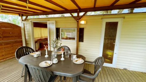 Mietunterkunft - Vintage Mobilhome Cottage Continental 2 Bedrooms Covered Terrace - image n°5 - Camping de la Belle Etoile